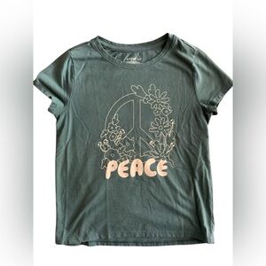 Girls short sleeve tee cat & Jack size small size 6 size 7 peace